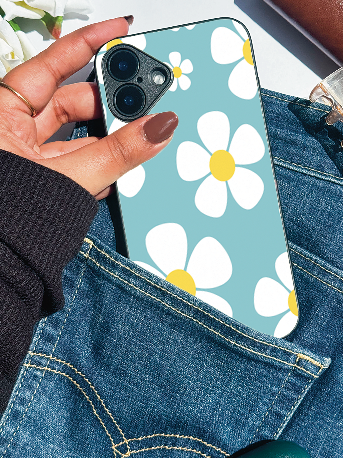 Daisy in Sea Premium Glass Back Cover For iPhone 11,12,13,14,15,16 Models