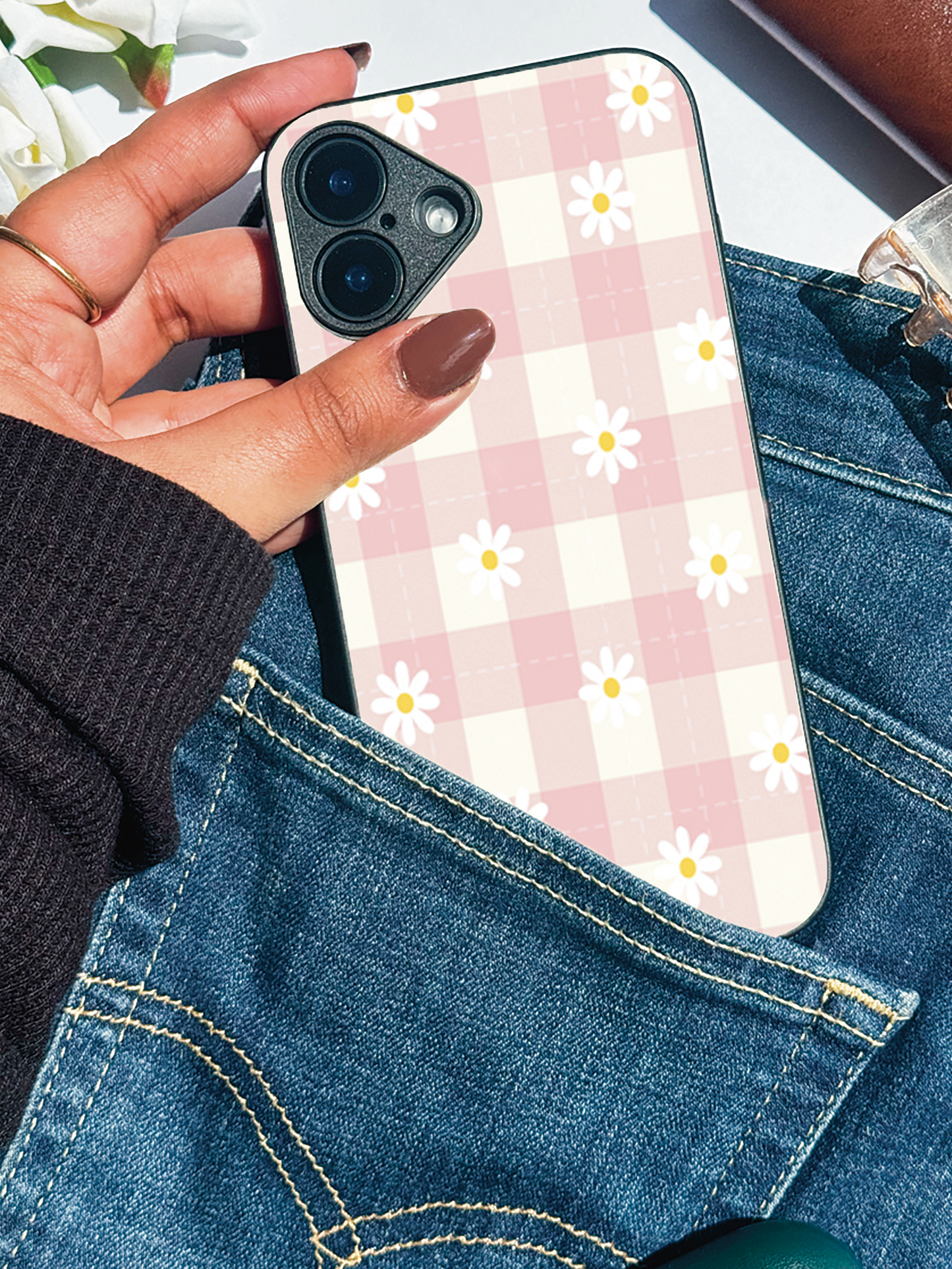 Daisy Bloom Premium Glass Back Cover For iPhone 11,12,13,14,15,16 Models